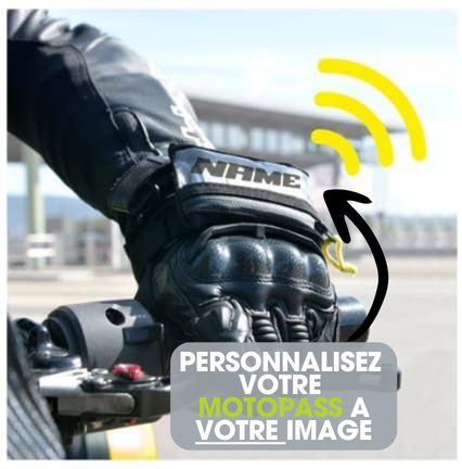 Motopass personnalisé avec nom ou logo entreprise cadeau corporate motard Belgique